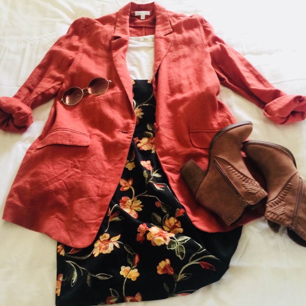 NWT! Floral skirt